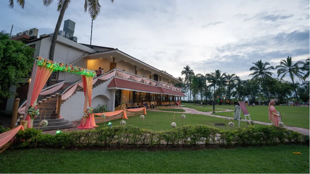 Resort Lawns